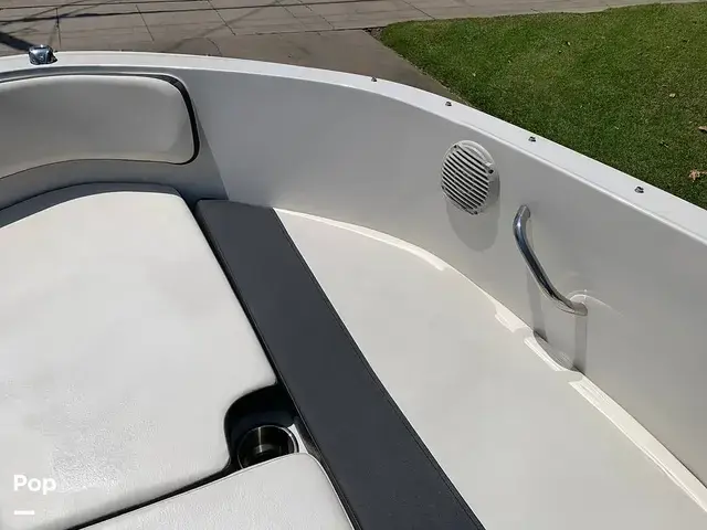 Bayliner VR4