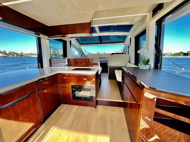 Galeon 470 Sky