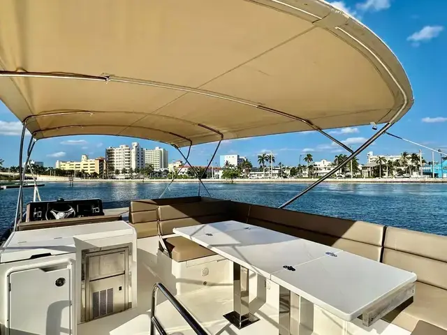 Galeon 500 Fly