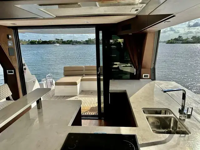 Galeon 500 Fly