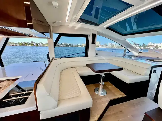 Galeon 470 Sky