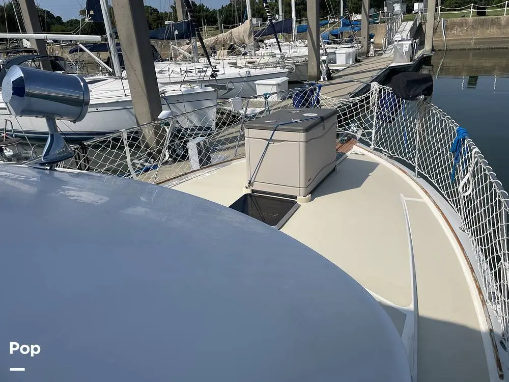 1987 Sea Ray 360 aft cabin