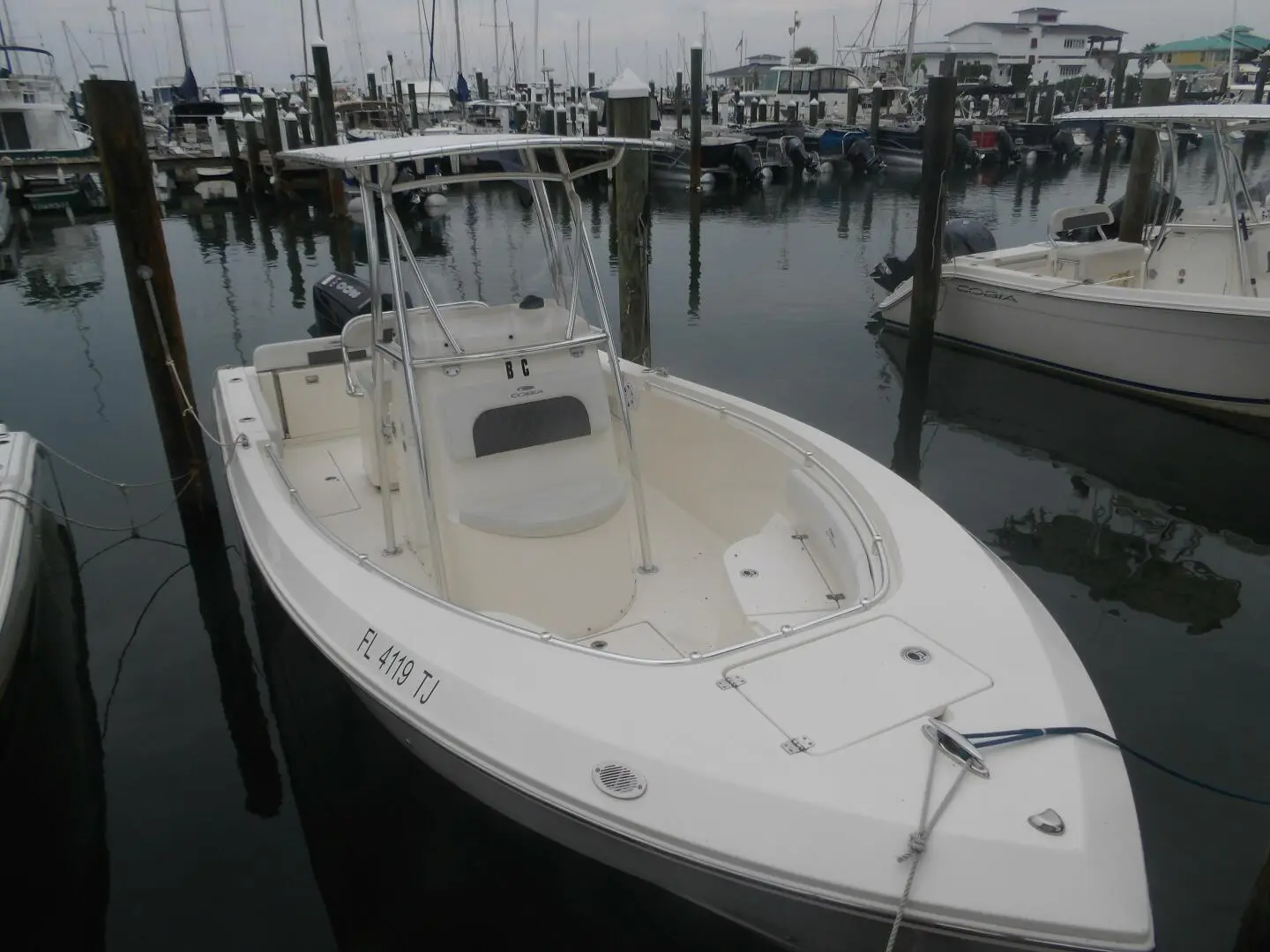 2023 Cobia Boats 240 cc