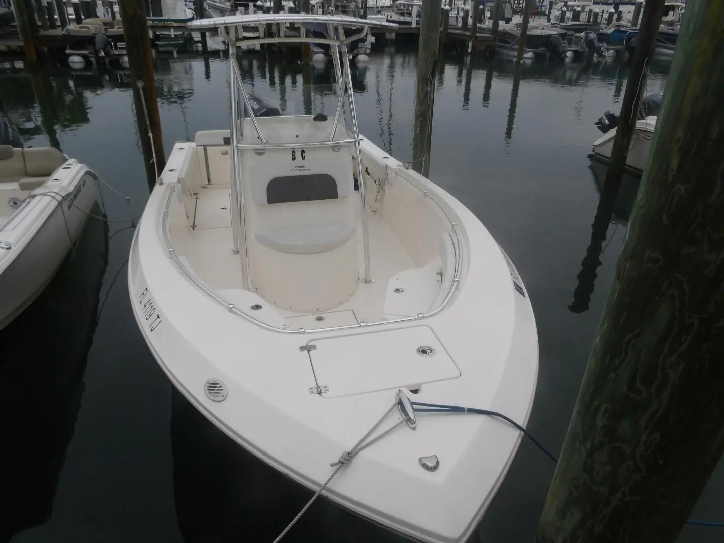 2023 Cobia Boats 240 cc