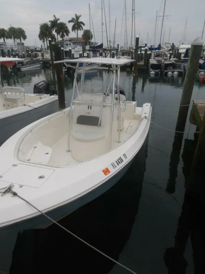 2023 Cobia Boats 240 cc