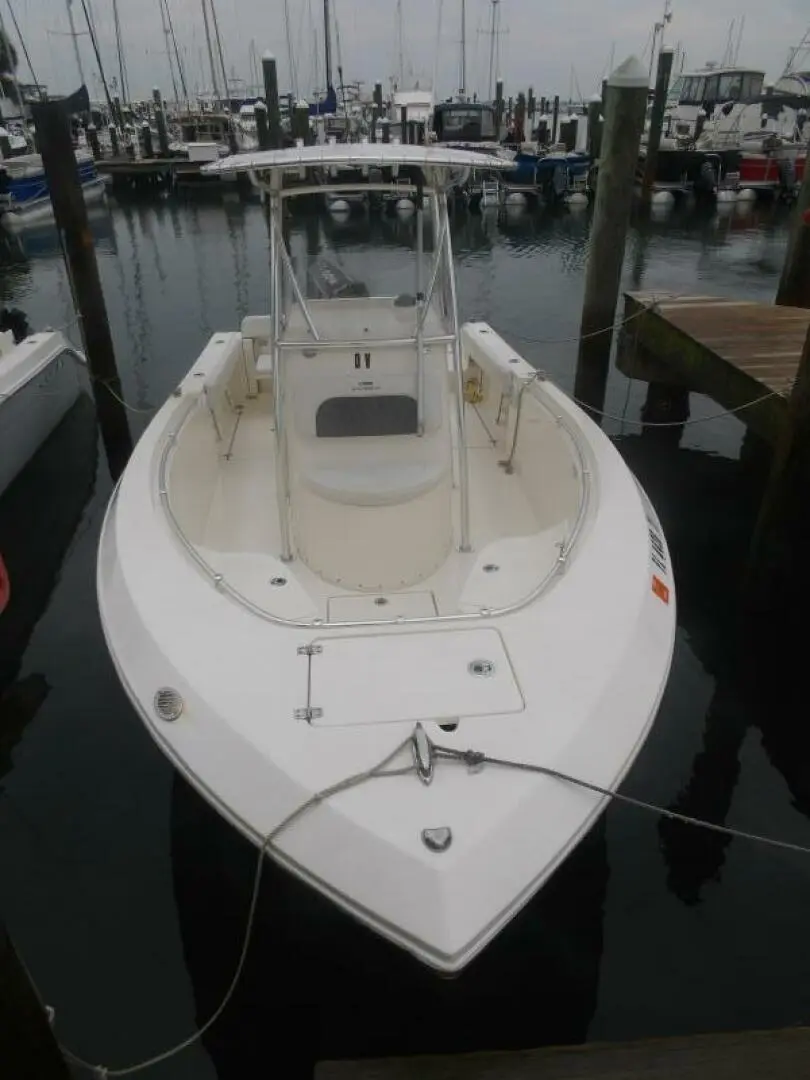 2023 Cobia Boats 240 cc