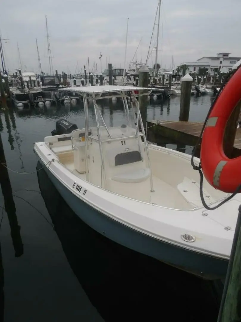 2023 Cobia Boats 240 cc