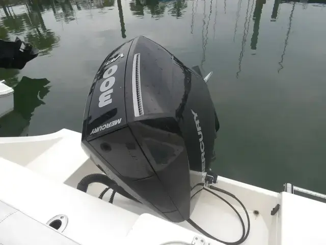 Cobia 240 Cc