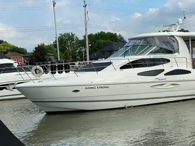 Cruisers Yachts 455 Express