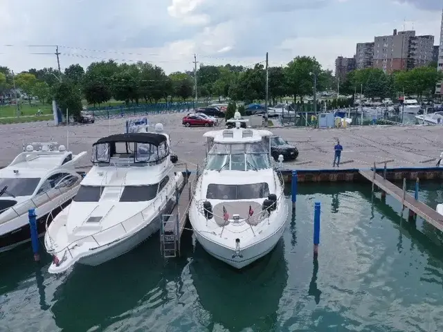 Cruisers Yachts 455 Express