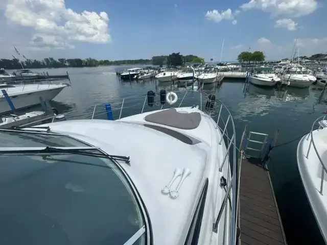 Cruisers Yachts 455 Express