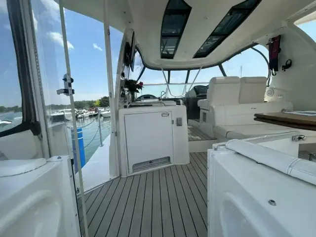 Cruisers Yachts 455 Express