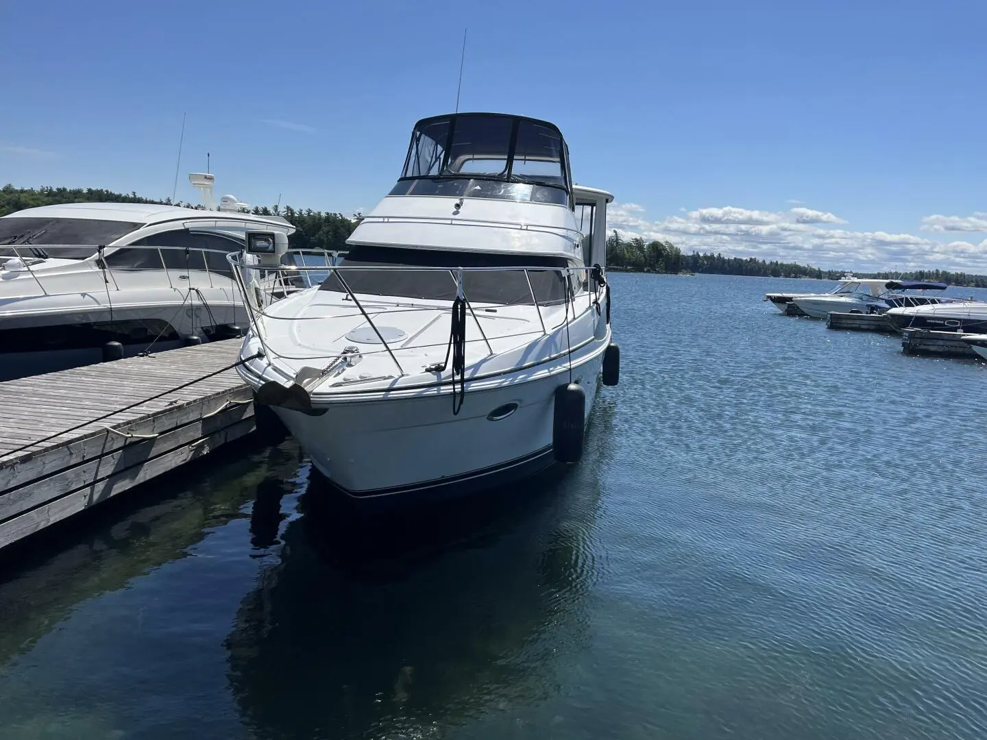 2001 Carver 444 cockpit motor yacht