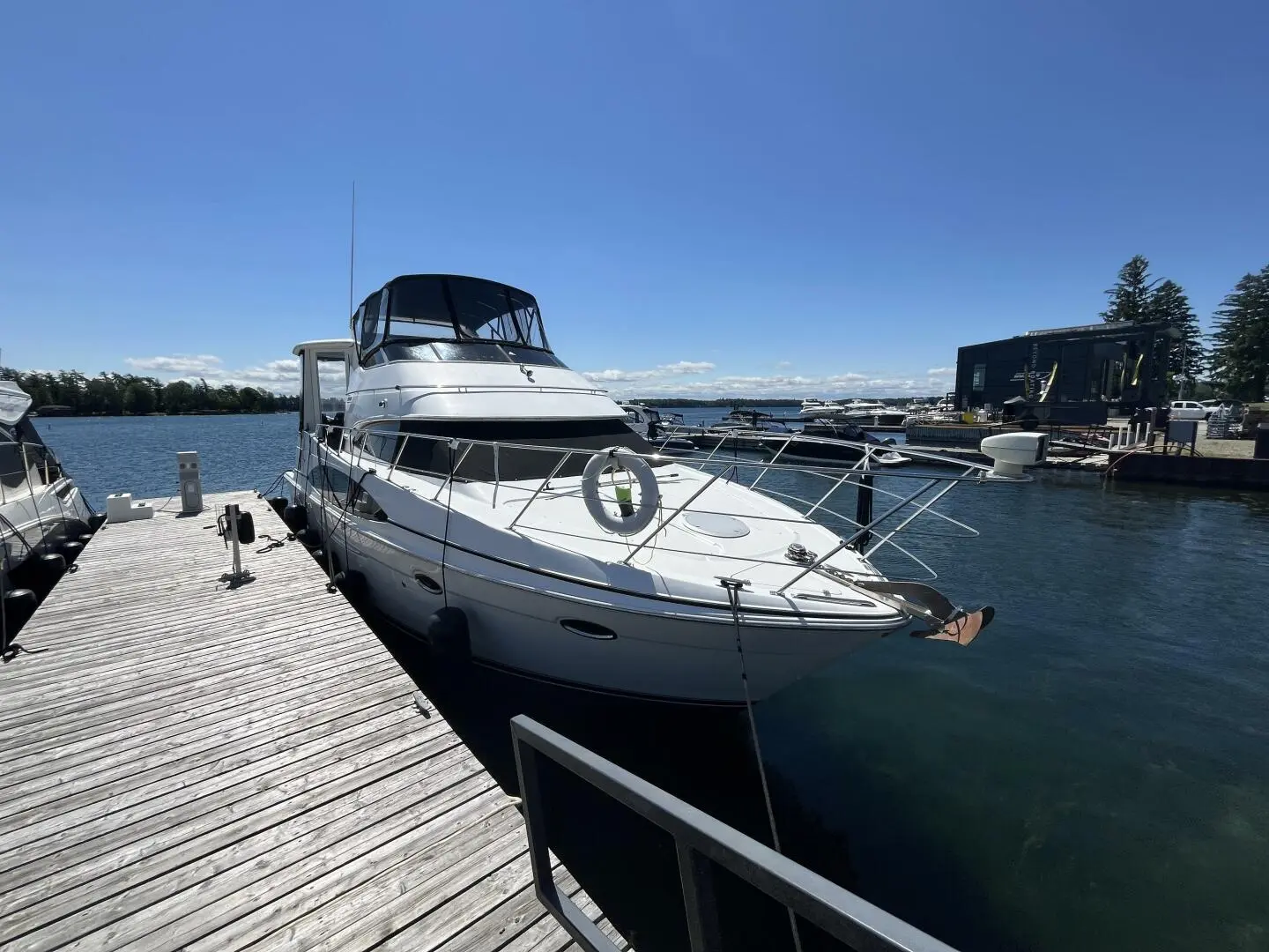 2001 Carver 444 cockpit motor yacht