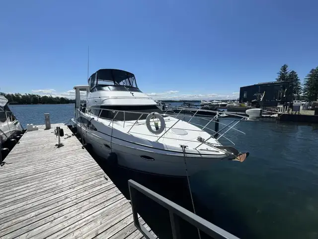 Carver 444 Cockpit Motor Yacht