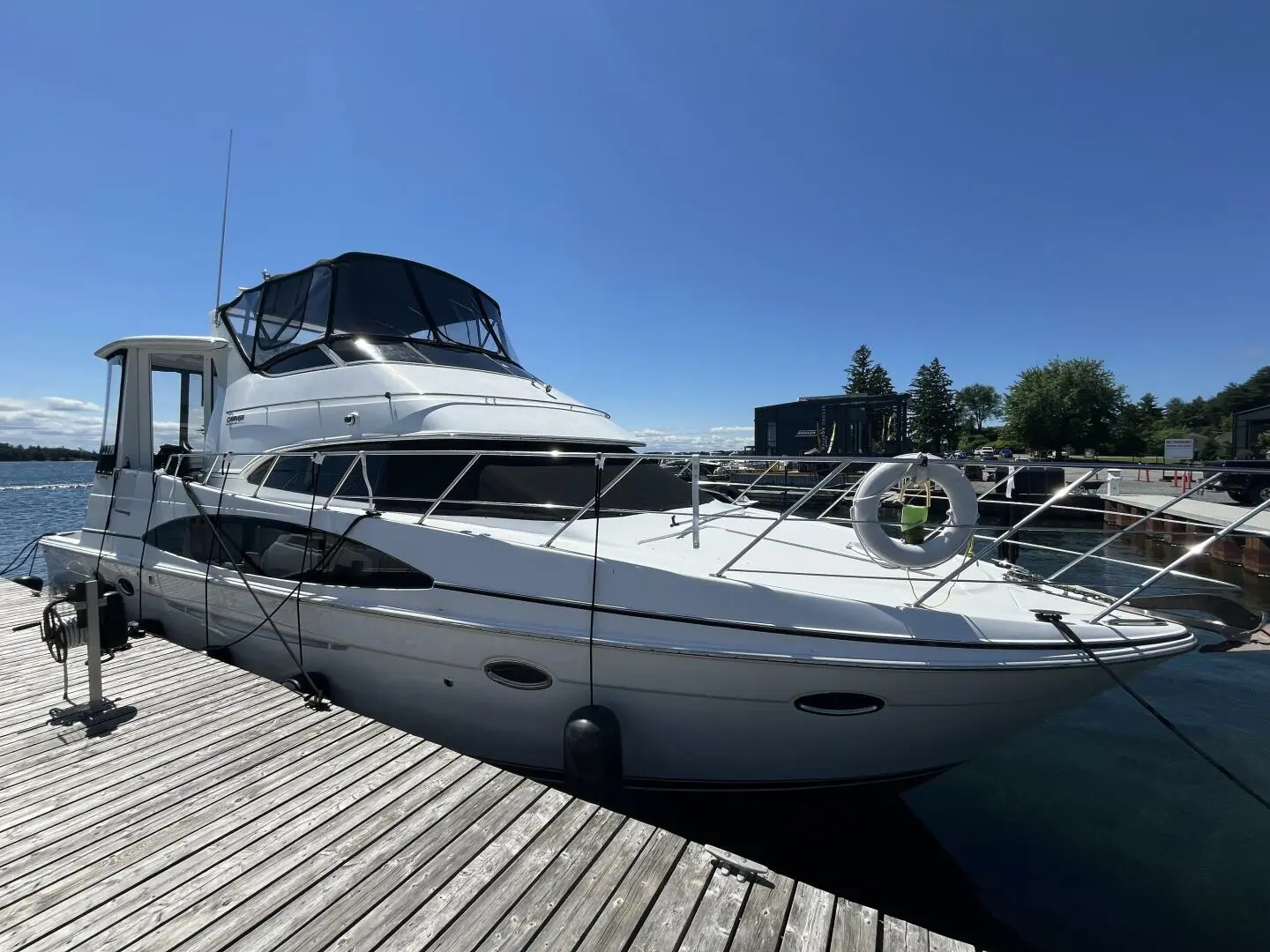 2001 Carver 444 cockpit motor yacht