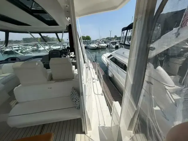 Cruisers Yachts 455 Express