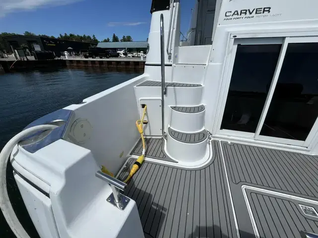 Carver 444 Cockpit Motor Yacht