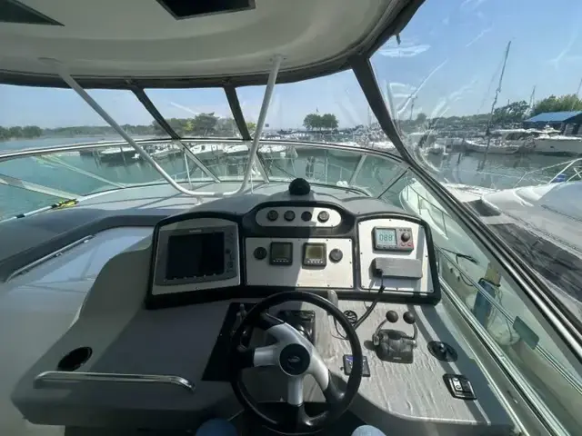 Cruisers Yachts 455 Express