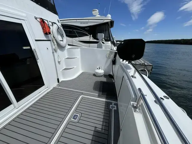 Carver 444 Cockpit Motor Yacht