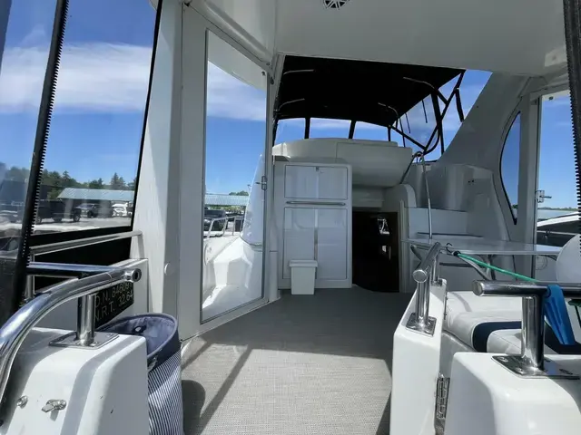 Carver 444 Cockpit Motor Yacht