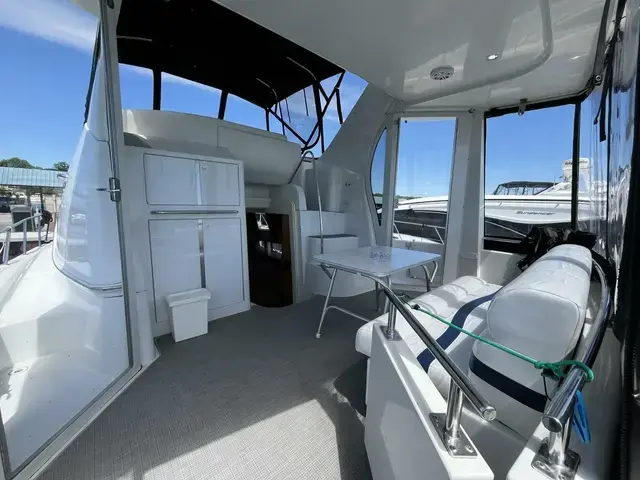 Carver 444 Cockpit Motor Yacht