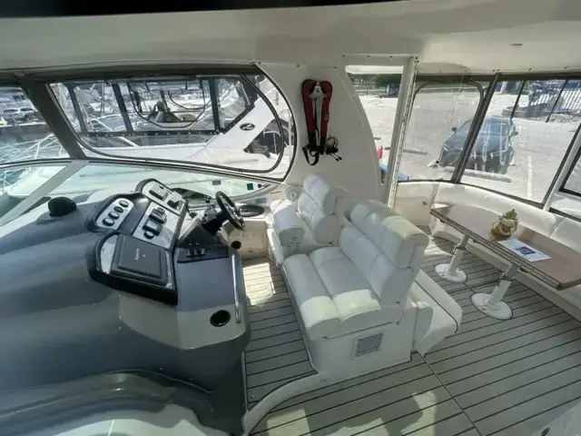 Cruisers Yachts 455 Express