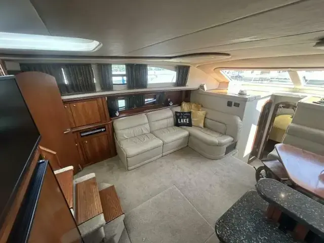 Cruisers Yachts 455 Express