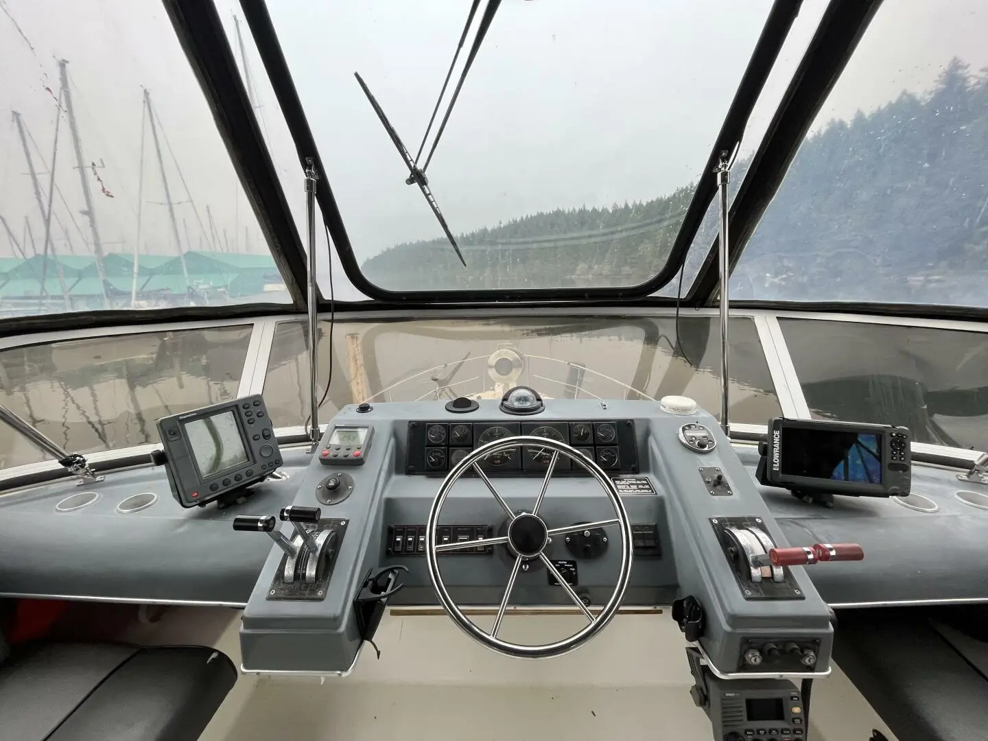 1990 Bayliner 4387 aft cabin