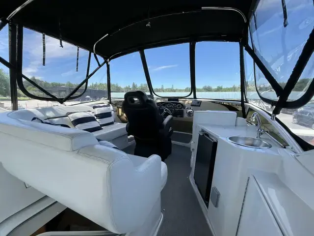 Carver 444 Cockpit Motor Yacht