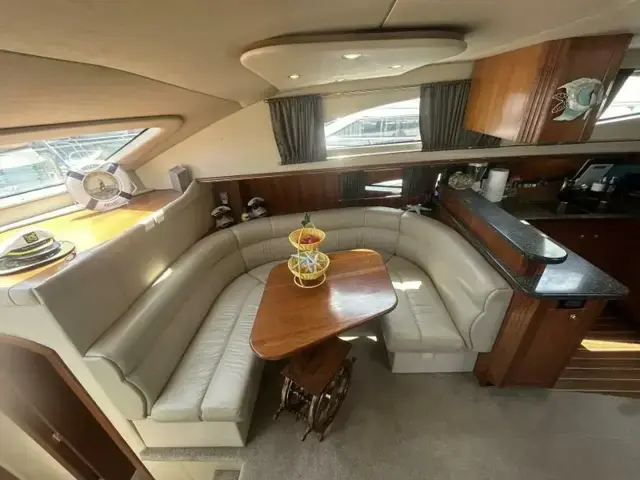 Cruisers Yachts 455 Express