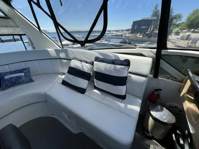 Carver 444 Cockpit Motor Yacht