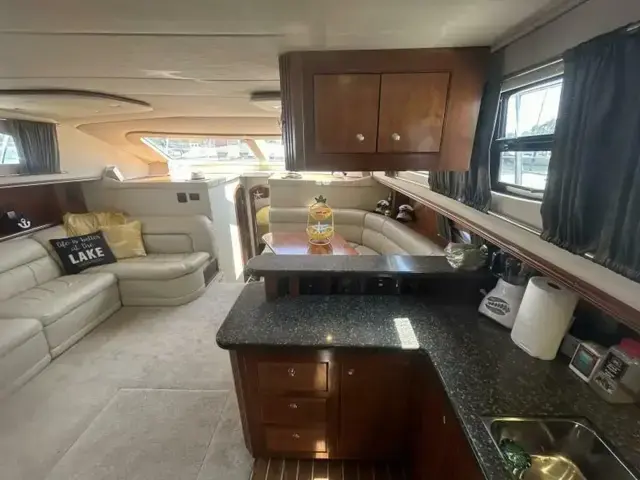 Cruisers Yachts 455 Express