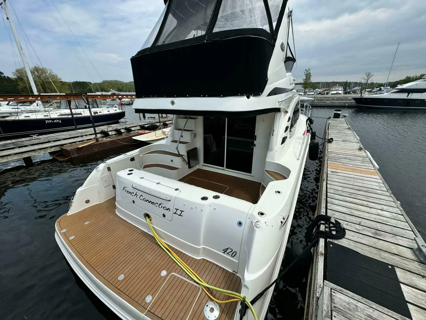 2005 Sea Ray 420 sedan bridge