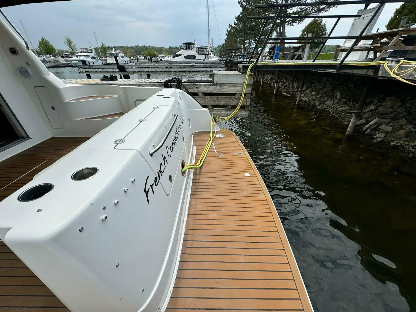 2005 Sea Ray 420 sedan bridge