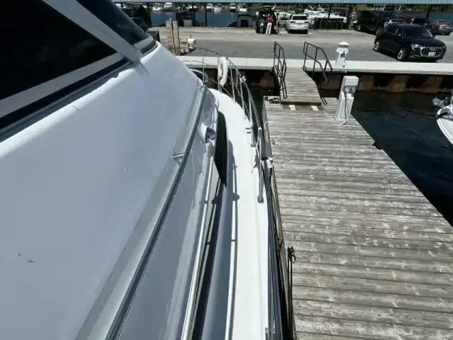 Carver 444 Cockpit Motor Yacht