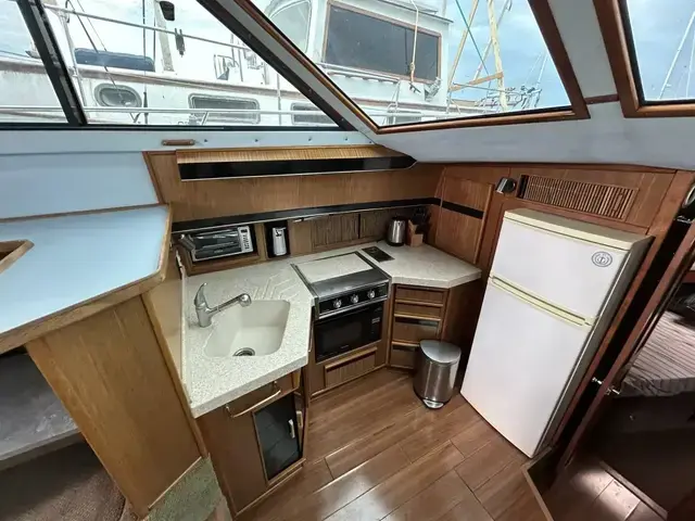 Sea Ray 410 Aft Cabin