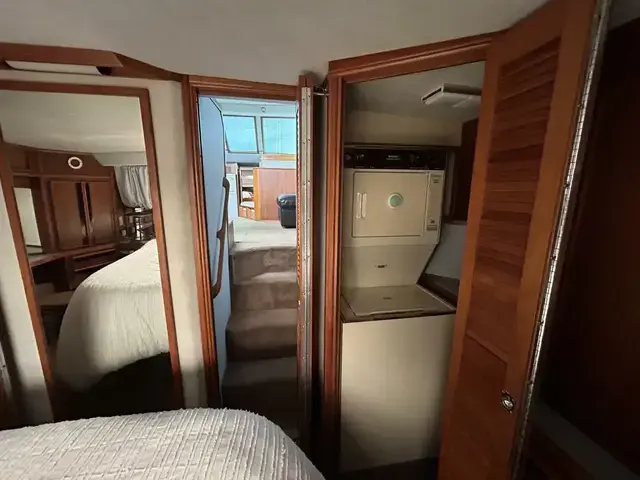 Sea Ray 410 Aft Cabin