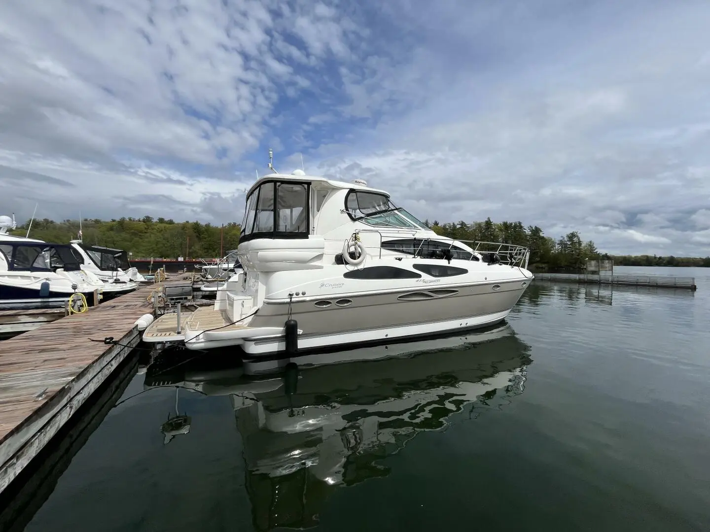 2006 Cruisers 415 express