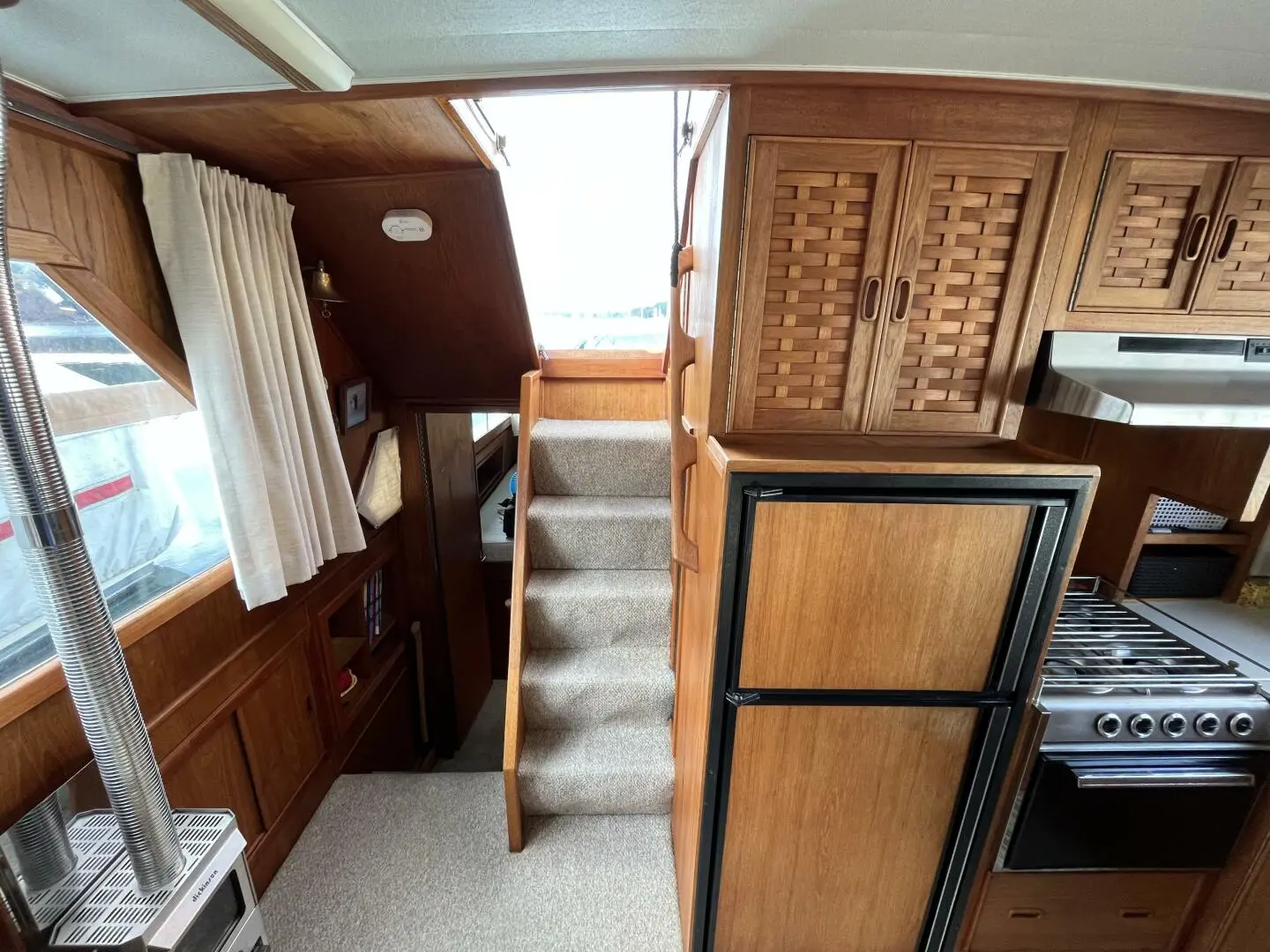 1974 Canoe Cove tri-deck