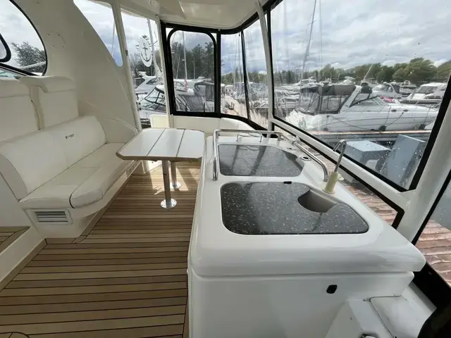 Cruisers Yachts 415 Express