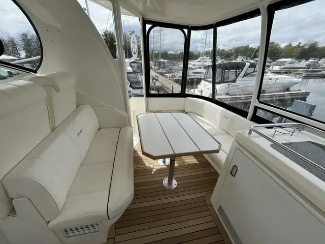 Cruisers Yachts 415 Express