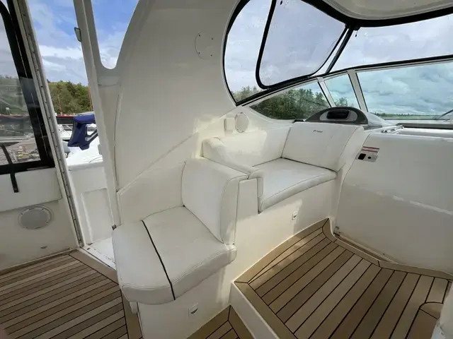 Cruisers Yachts 415 Express