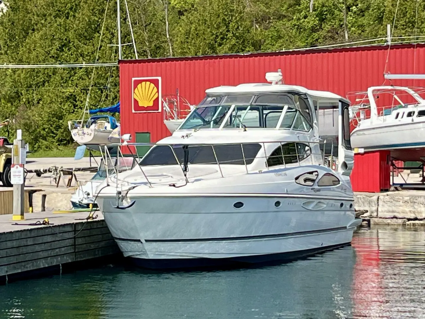 2005 Cruisers 405 express