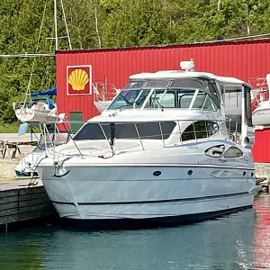 2005 Cruisers 405 Express