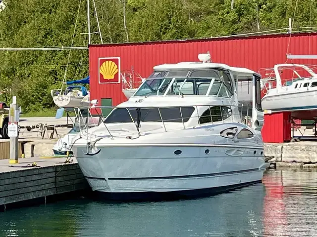 Cruisers 405 Express Motor Yacht