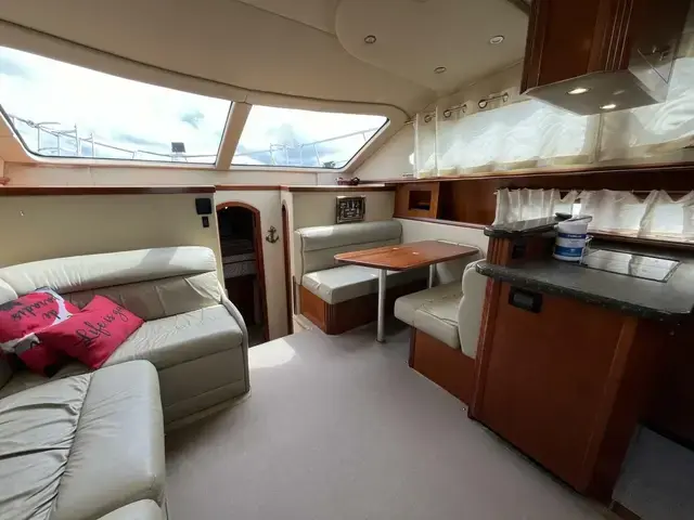 Cruisers Yachts 415 Express