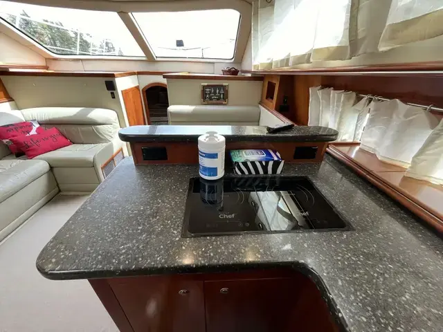 Cruisers Yachts 415 Express