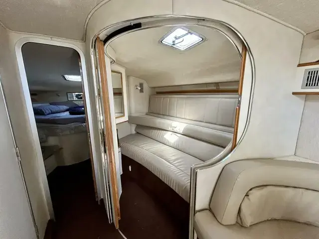 Sea Ray 400 Express Cruiser