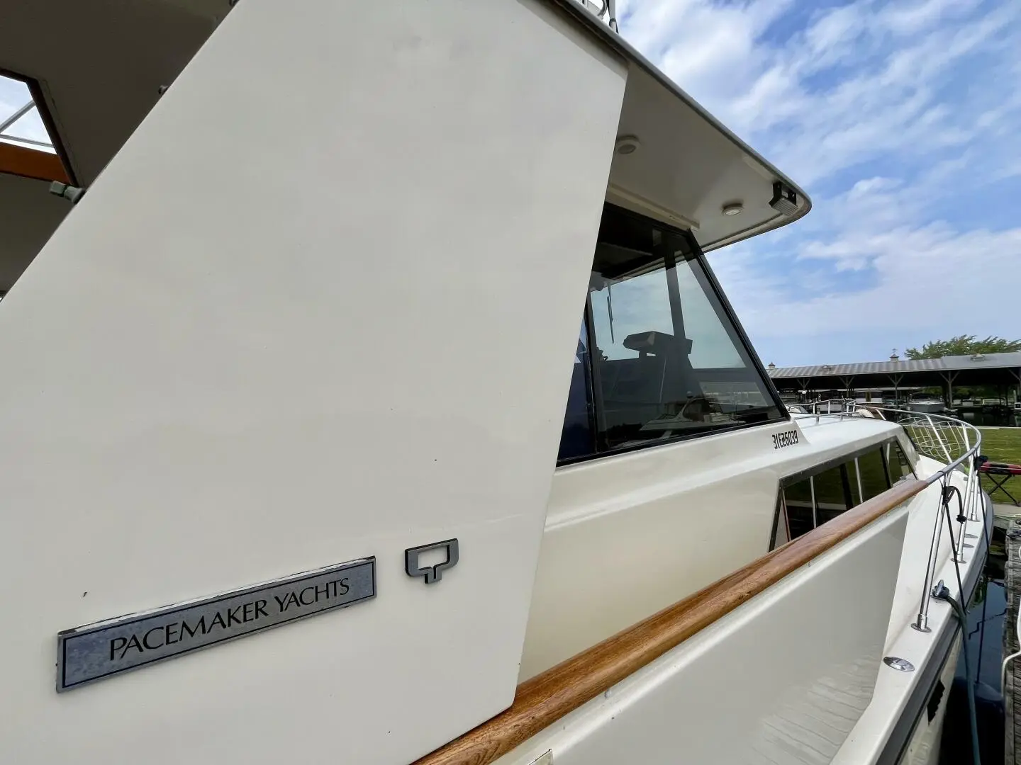 1979 Pacemaker 40 fb motor yacht